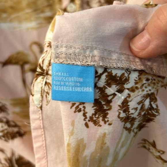 J McLaughlin Pink Brown Cotton Safari SZ M Elephant Zebra Giraffe Button Shirt - Picture 3 of 7